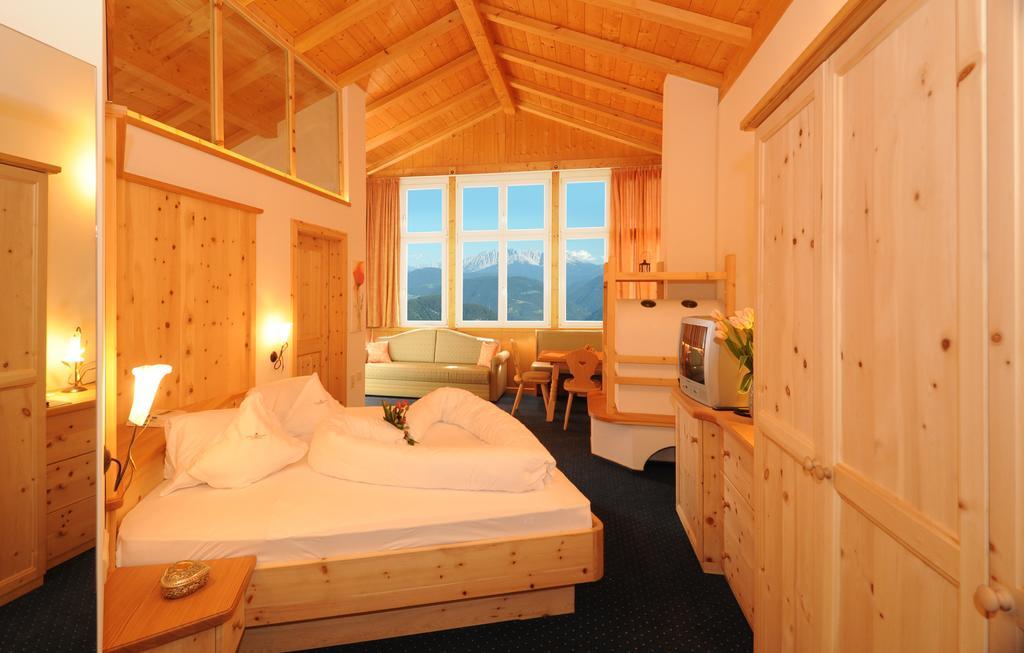 Hotel Koenig Laurin San Genesio Atesino Esterno foto