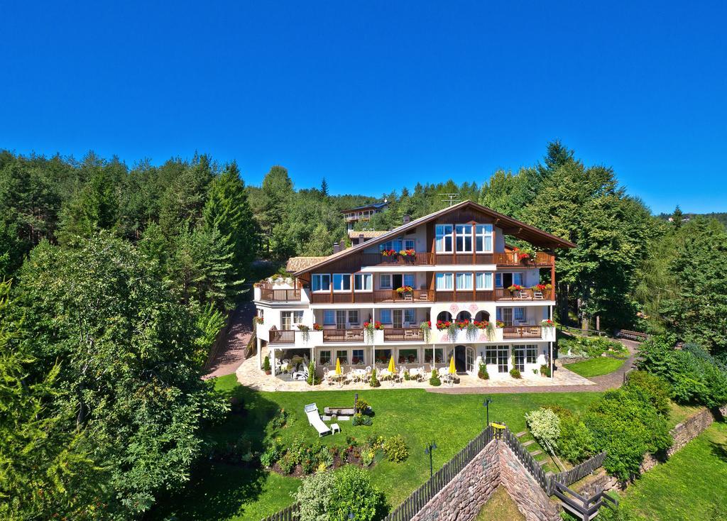 Hotel Koenig Laurin San Genesio Atesino Camera foto