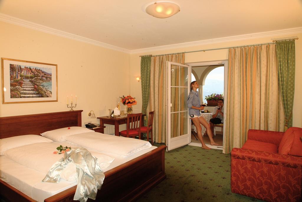 Hotel Koenig Laurin San Genesio Atesino Esterno foto