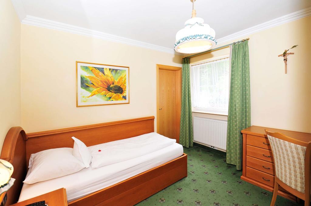 Hotel Koenig Laurin San Genesio Atesino Esterno foto